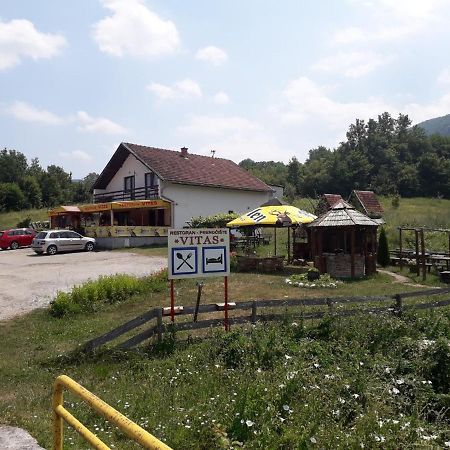 Prenociste Vitas Bed & Breakfast Miljevina Exterior photo