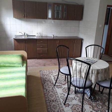 Prenociste Vitas Bed & Breakfast Miljevina Exterior photo